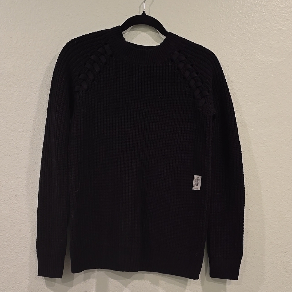 Junios Black Sweater
